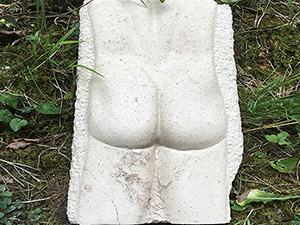 IZA - Isabelle Ardevol, cours de taille de pierre calcaire a Lausanne. sculpture d'eleve Marie-Laure C.