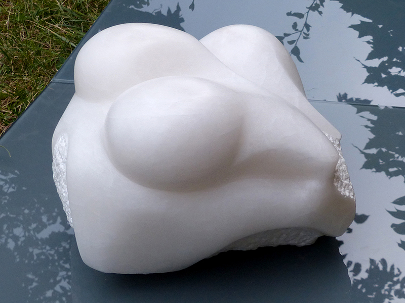 IZA - artiste Isabelle Ardevol, Double Je, Sculpture en albatre, 2019