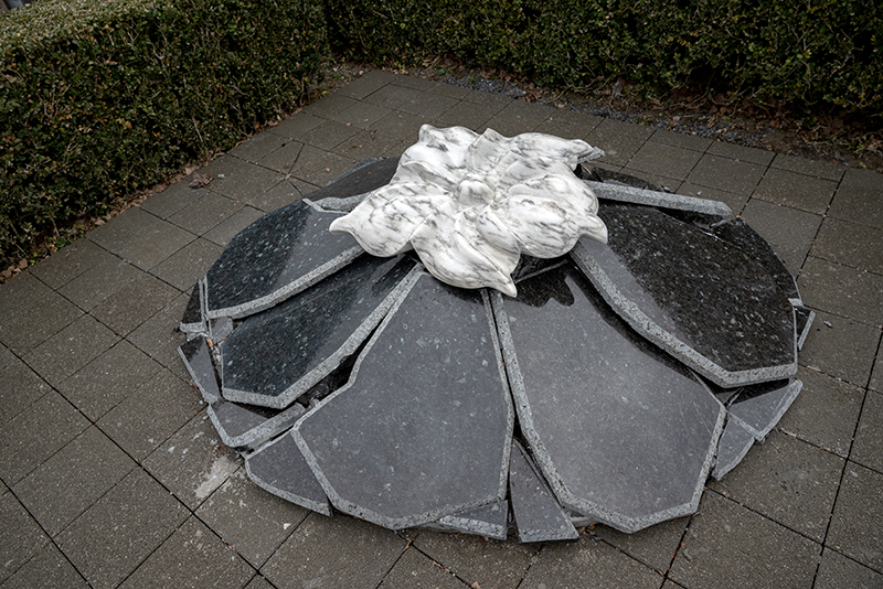 IZA, Isabelle Ardevol, femme sculpteure Jardin du Souvenir du village de Ferlens. - 2023, vue générale