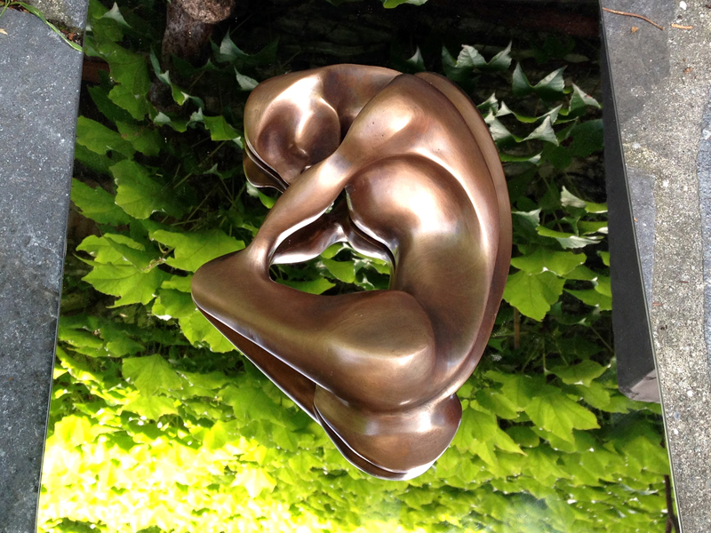 Isabelle Ardevol, Elle bronze sculpture casted in 2015. Represents a reclined woman