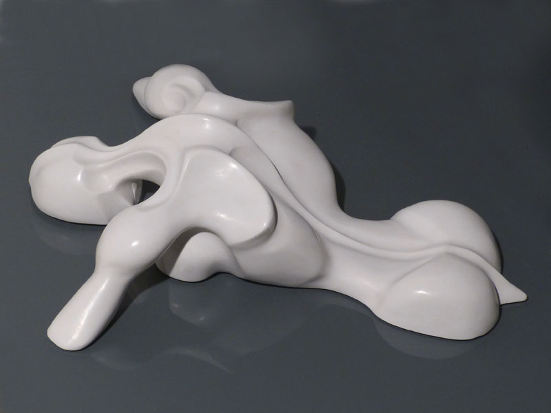 Sculpture appelée l'Ange Déchu de IZA - Isabelle Ardevol - Sculpteur contemporain basé à Lausanne. Peut aussi être réalisée en marbre. Plus d'info sur www.sculpteur.eu