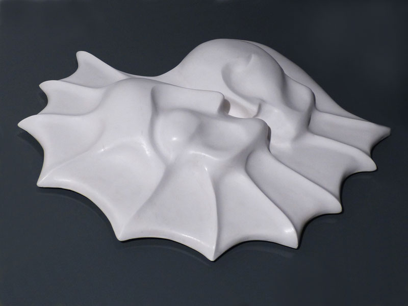 Sculpture appelée Couple Solaire de IZA - Isabelle Ardevol - Sculpteur contemporain basé à Lausanne. Peut aussi être réalisée en marbre. Plus d'info sur www.sculpteur.eu
