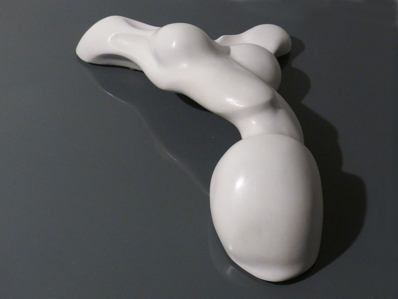 Isabelle Ardevol, Towards a new world represents a female body in the process of turning of. sculpture casted in 2012 in acrylic resin. part of the Emergence serie