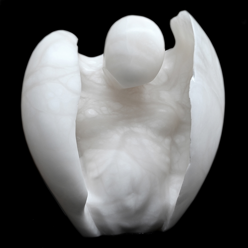 IZA, Isabelle Ardevol, sculpture en albatre appelée Poussée par le Vent - transparence vue de face - 2024