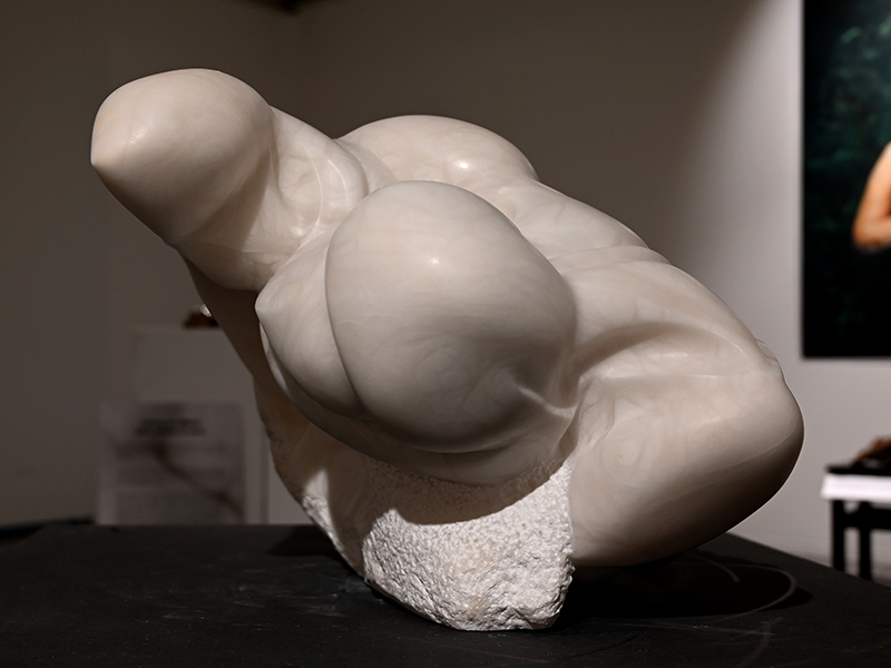 IZA, Isabelle Ardevol, femme artiste contemporain, sculpteure, sculptrice, art, Coeur à Corps Sculpture en albatre, 2021