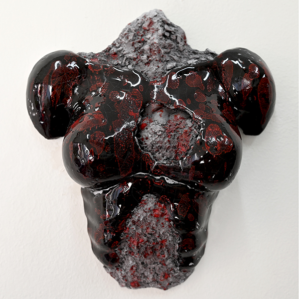 IZA, Isabelle Ardevol - Etats d'Ame, sculpture en porcelaine noire émaillée - détail - 2024