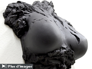 IZA, Isabelle Ardevol - Etats d'Ame, sculpture en porcelaine blanche émaillée - détail - 2024