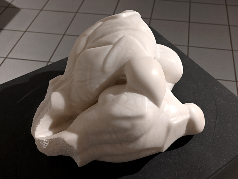 IZA, Isabelle Ardevol, femme artiste contemporain, sculpteure, sculptrice, art, Coeur à Corps Sculpture en albatre, 2021